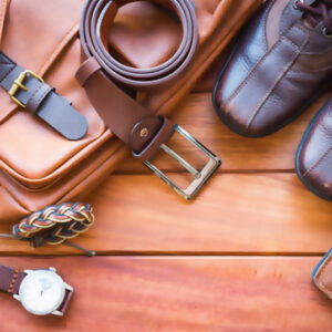 چگونه با اکسسوری‌های چرمی (کمربند، دستکش، کیف) استایل بسازیم؟