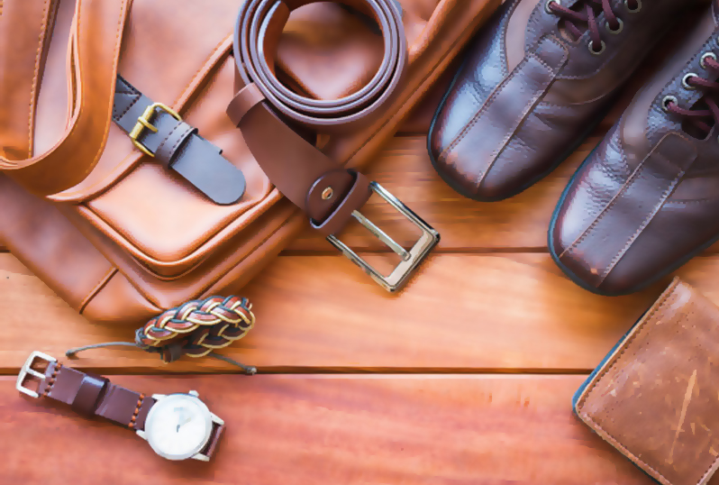 چگونه با اکسسوری‌های چرمی (کمربند، دستکش، کیف) استایل بسازیم؟
