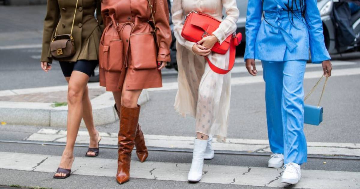 ترکیب رنگ کفش چرم زنانه با کیف و اکسسوری‌ها